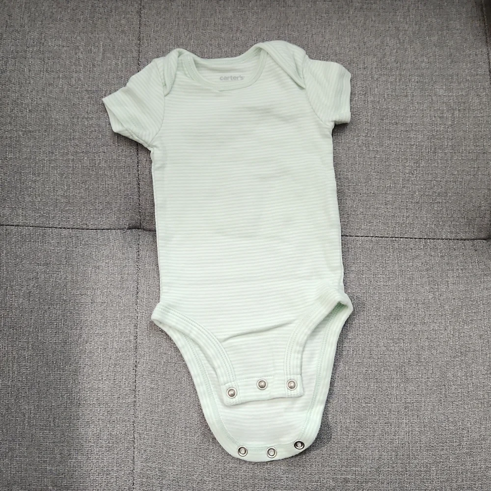 Carters 5 bodysuits neutral 3 months